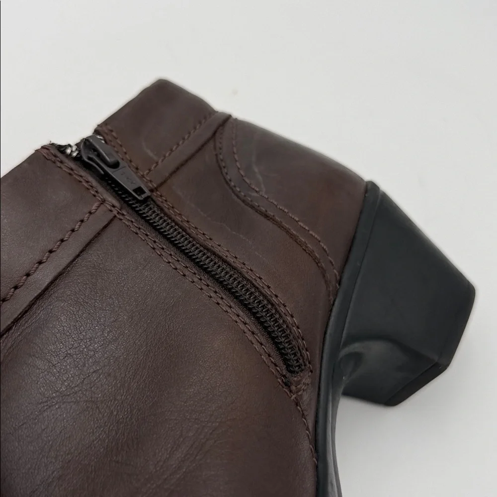 Clarks Elegant Brown Ankle Boots women 9M casual office retro comfort Y2K